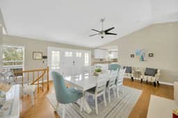 Waterfront Siesta Key Home l w/ pool, hot tub, mini putt, bikes & mins to beach