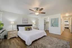 Spacious home w/ Heated Pool 3 miles from IMG!