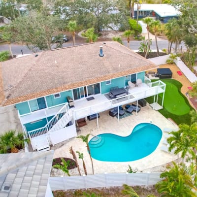 Waterfront Siesta Key Home l w/ pool, hot tub, mini putt, bikes & mins to beach