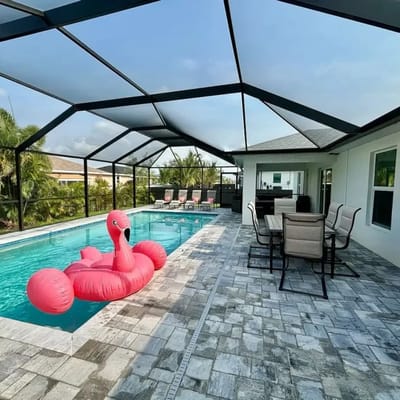 Cape House*Pool*Fire Pit* Private Backyard*4K Beds