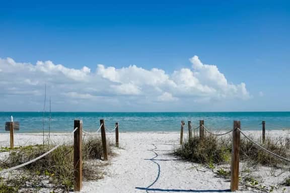 Oasis W/ Heated Salt Water Pool & Private Pier! Great for 2 Families!