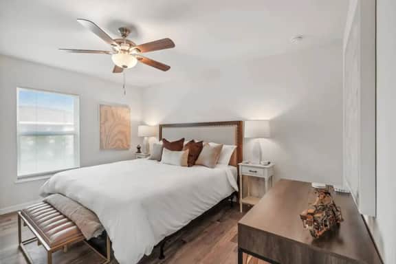 Cape House*Pool*Fire Pit* Private Backyard*4K Beds
