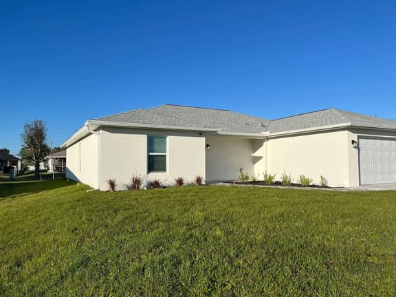 New Construction w/ Lanai. Great for 2 Families!